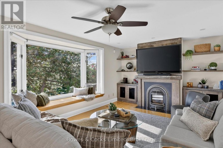 1562 CHAMPLAIN DRIVE, Peterborough (Northcrest Ward 5), Ontario, K9L1N6