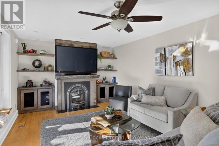 1562 CHAMPLAIN DRIVE, Peterborough (Northcrest Ward 5), Ontario, K9L1N6