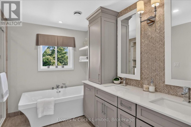 1562 CHAMPLAIN DRIVE, Peterborough (Northcrest Ward 5), Ontario, K9L1N6