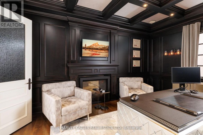 215 DUNVEGAN ROAD, Toronto (Forest Hill South), Ontario, M5P2P2