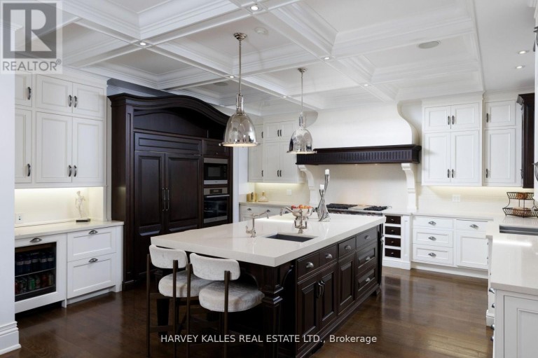 215 DUNVEGAN ROAD, Toronto (Forest Hill South), Ontario, M5P2P2