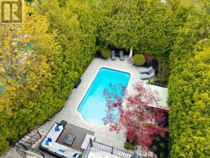 215 DUNVEGAN ROAD, Toronto (Forest Hill South), Ontario, M5P2P2