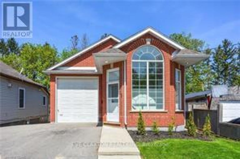 26 SIMCOE STREET, Guelph (St. Patrick's Ward), Ontario, N1E3B8