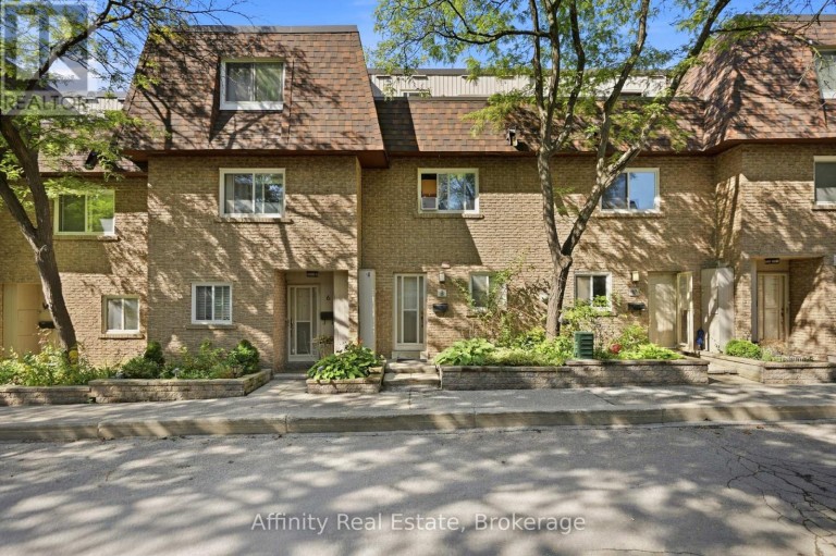 8 - 275 MANSE ROAD, Toronto (West Hill), Ontario, M1E4X8