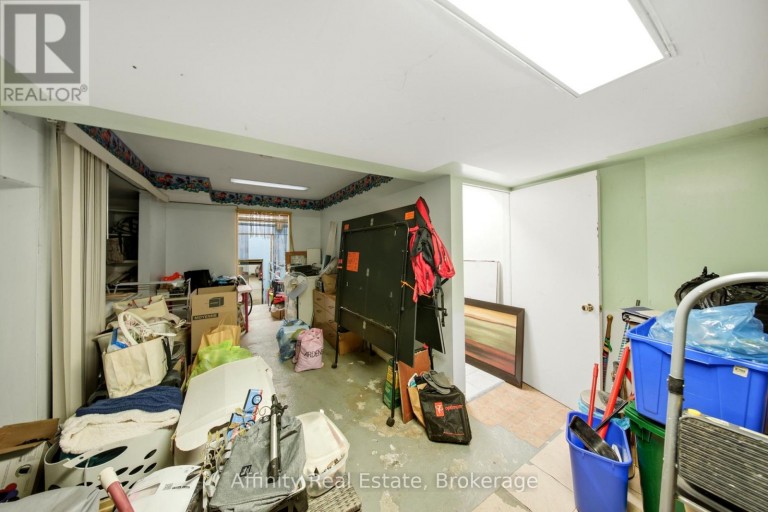 8 - 275 MANSE ROAD, Toronto (West Hill), Ontario, M1E4X8