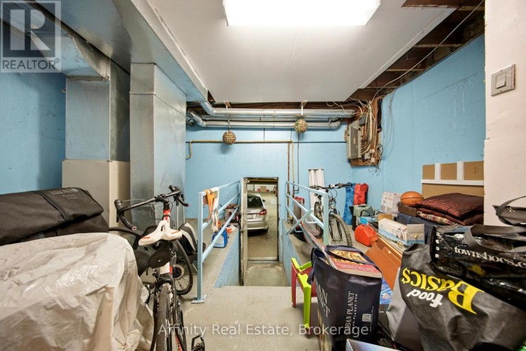 8 - 275 MANSE ROAD, Toronto (West Hill), Ontario, M1E4X8