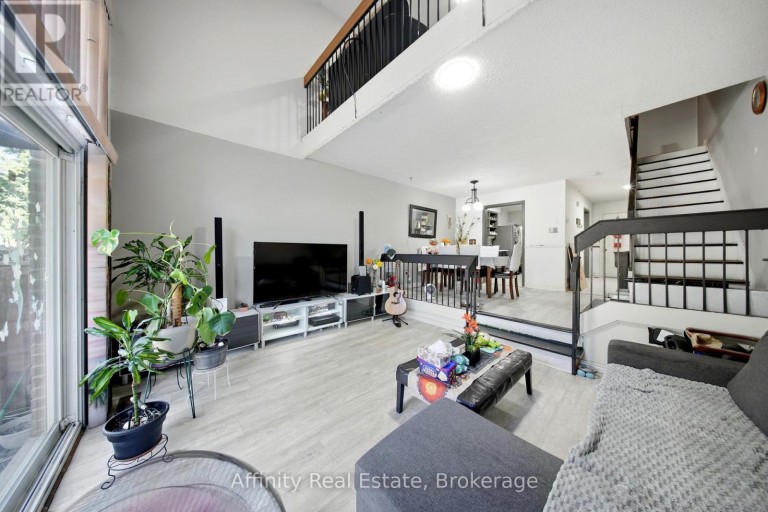 8 - 275 MANSE ROAD, Toronto (West Hill), Ontario, M1E4X8