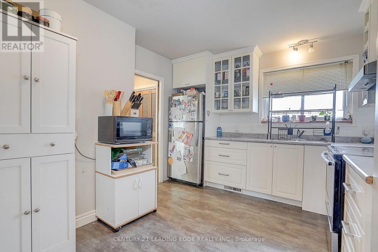 284 DOVER STREET, Oshawa (Eastdale), Ontario, L1G6G6