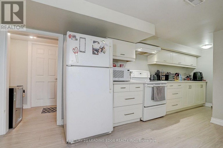 284 DOVER STREET, Oshawa (Eastdale), Ontario, L1G6G6