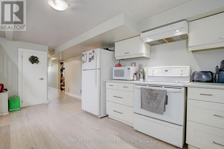 284 DOVER STREET, Oshawa (Eastdale), Ontario, L1G6G6