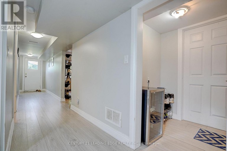 284 DOVER STREET, Oshawa (Eastdale), Ontario, L1G6G6