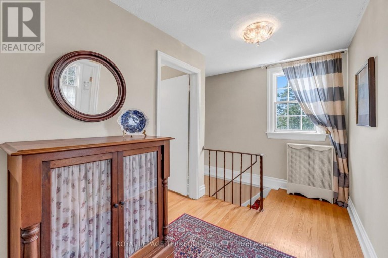 155 CENTRE STREET W, Richmond Hill (Mill Pond), Ontario, L4C3P6