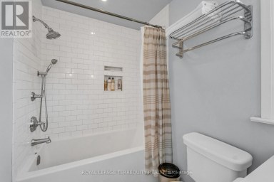 155 CENTRE STREET W Richmond Hill (Mill Pond) Ontario photo 24