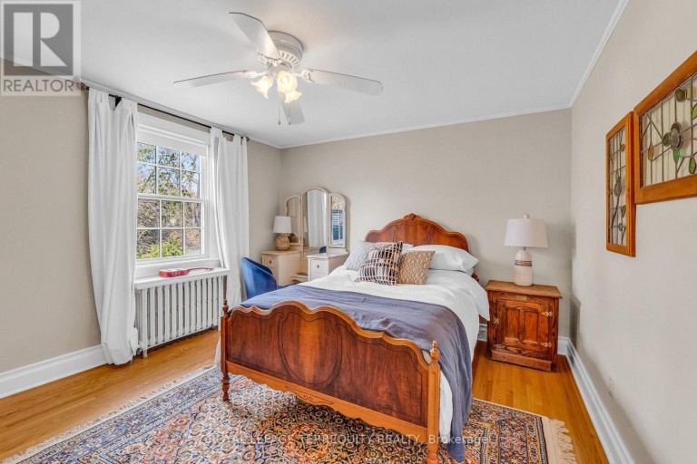155 CENTRE STREET W, Richmond Hill (Mill Pond), Ontario, L4C3P6