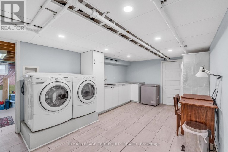 155 CENTRE STREET W, Richmond Hill (Mill Pond), Ontario, L4C3P6