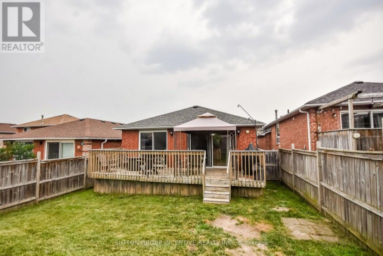 22 PEREGRINE ROAD, Barrie (Little Lake), Ontario, L4M6P9