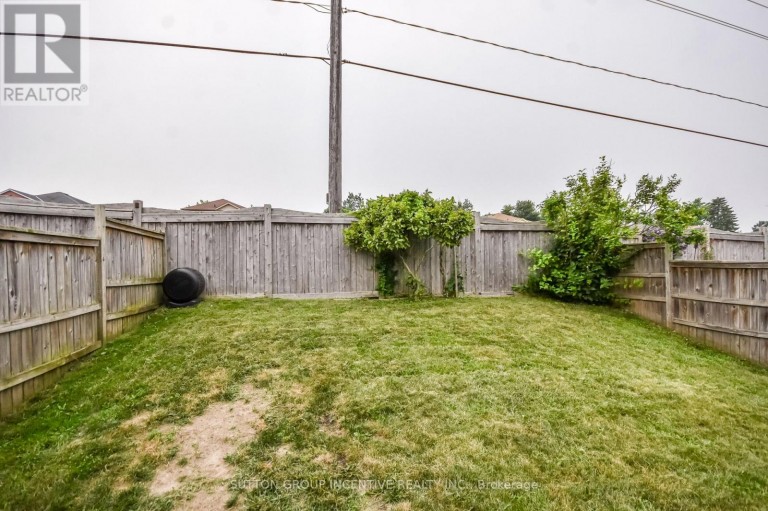 22 PEREGRINE ROAD, Barrie (Little Lake), Ontario, L4M6P9