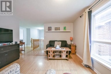 22 PEREGRINE ROAD Barrie (Little Lake) Ontario photo 4