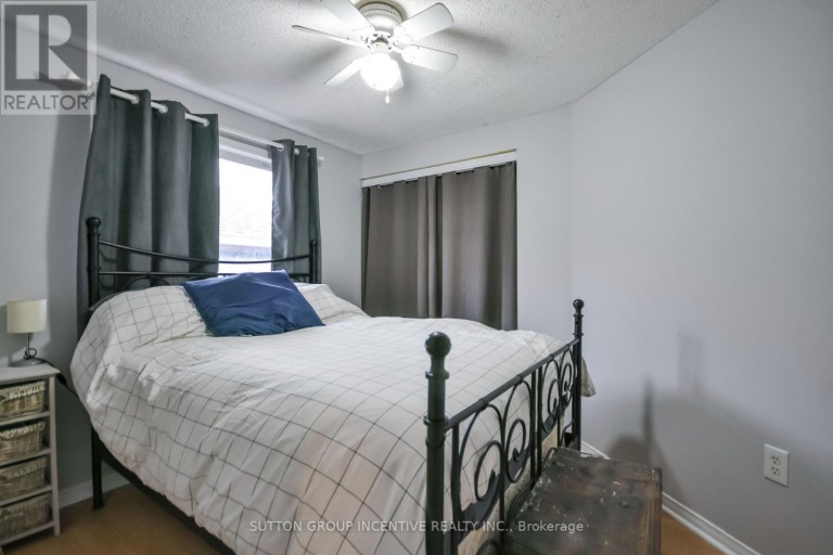 22 PEREGRINE ROAD, Barrie (Little Lake), Ontario, L4M6P9