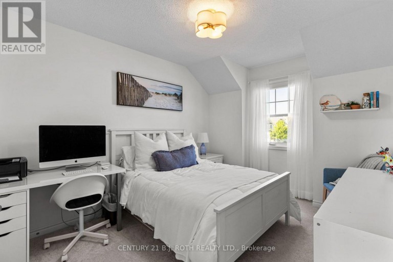 32 SANDHILL CRANE DRIVE, Wasaga Beach, Ontario, L9Z0J6