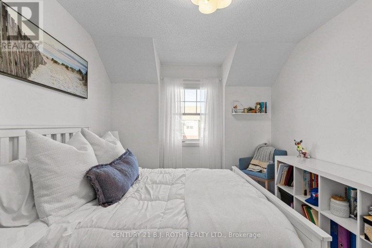 32 SANDHILL CRANE DRIVE, Wasaga Beach, Ontario, L9Z0J6
