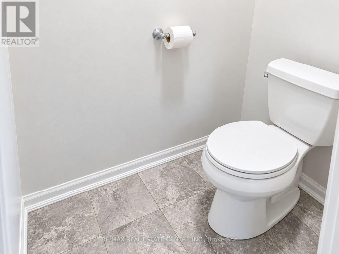 4 ROCKFIELD DRIVE, Toronto (Islington-City Centre West), Ontario, M9B1S1