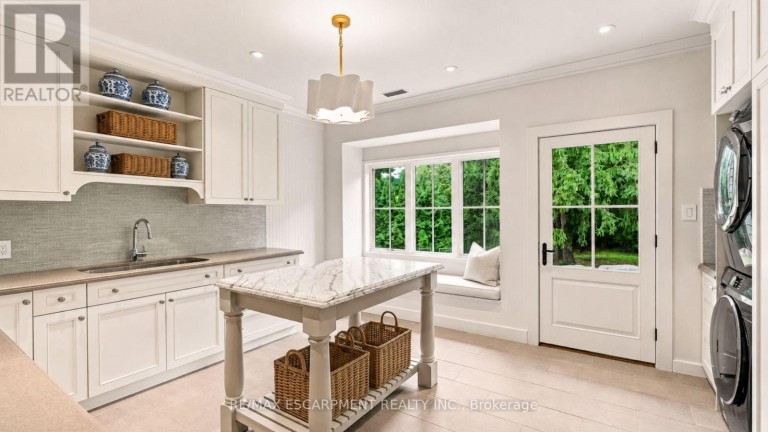 3320 GUELPH LINE, Burlington, Ontario, L7P0S7