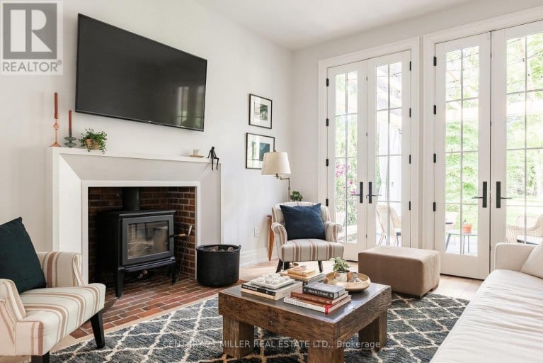 153 BALSAM DRIVE, Oakville (OO Old Oakville), Ontario, L6J3X4