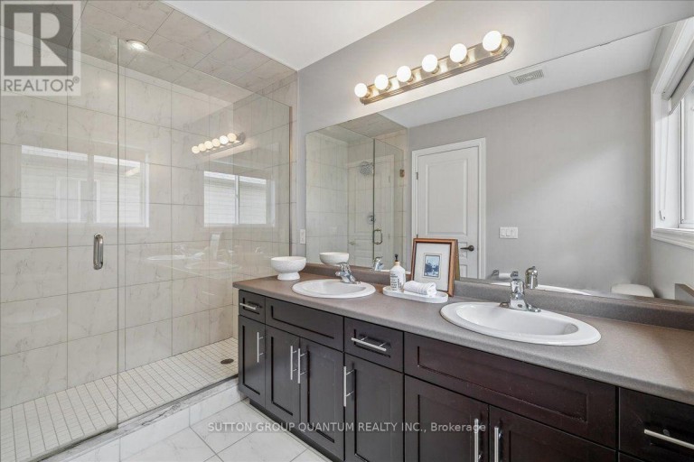 92 GARINGER CRESCENT, Hamilton (Binbrook), Ontario, L0R1C0