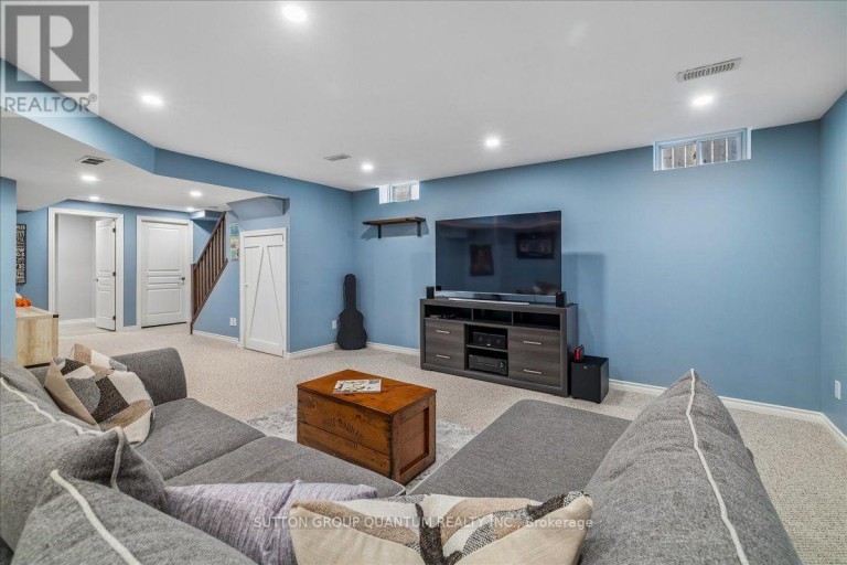 92 GARINGER CRESCENT, Hamilton (Binbrook), Ontario, L0R1C0