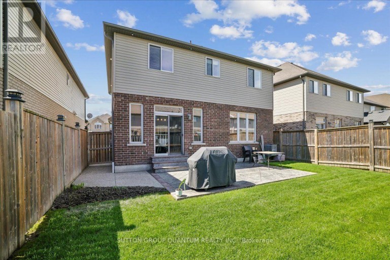 92 GARINGER CRESCENT, Hamilton (Binbrook), Ontario, L0R1C0