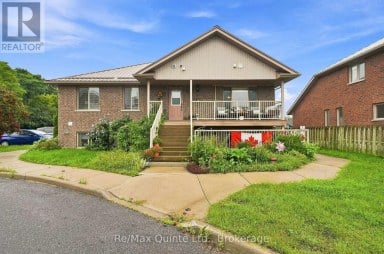 3A - 37 LAKEBREEZE COURT Prince Edward County (Wellington Ward) Ontario photo 1