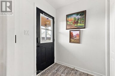 3A - 37 LAKEBREEZE COURT Prince Edward County (Wellington Ward) Ontario photo 4