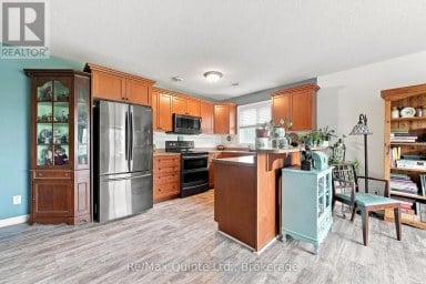 3A - 37 LAKEBREEZE COURT Prince Edward County (Wellington Ward) Ontario photo 7