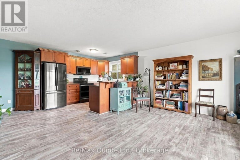 3A - 37 LAKEBREEZE COURT, Prince Edward County (Wellington Ward), Ontario, K0K3L0