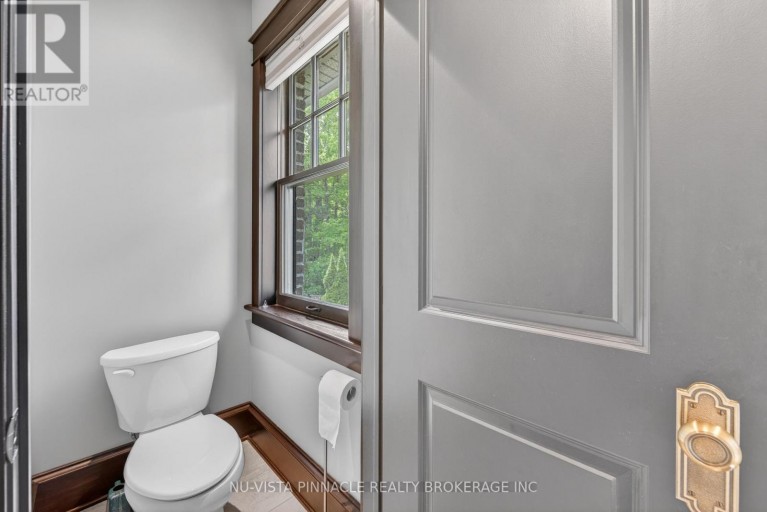 9082 FERNE DRIVE, Strathroy-Caradoc (Mount Brydges), Ontario, N0L1W0