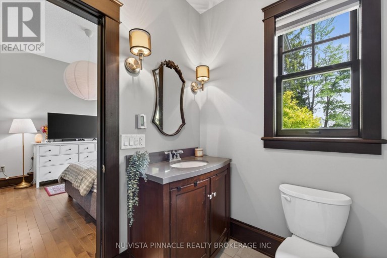 9082 FERNE DRIVE, Strathroy-Caradoc (Mount Brydges), Ontario, N0L1W0