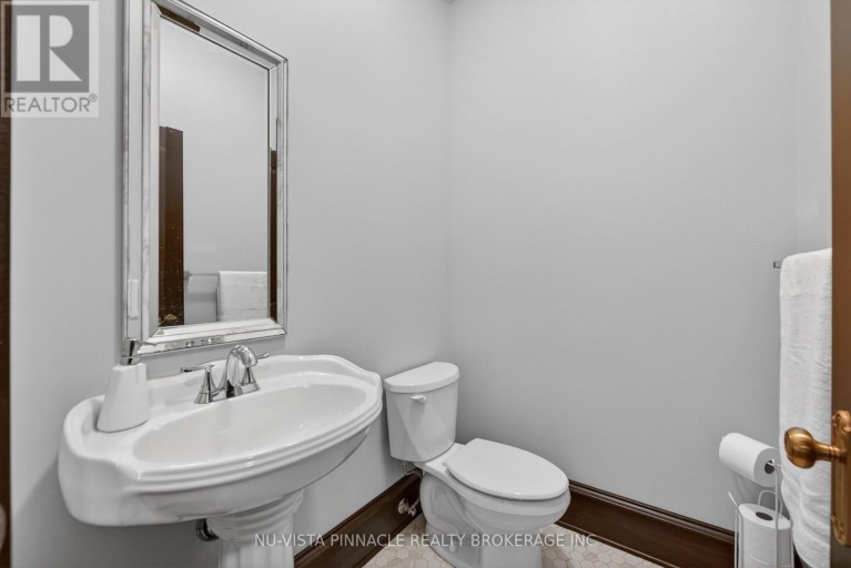 9082 FERNE DRIVE, Strathroy-Caradoc (Mount Brydges), Ontario, N0L1W0