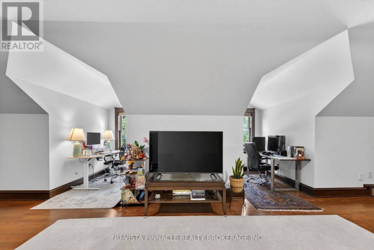 9082 FERNE DRIVE, Strathroy-Caradoc (Mount Brydges), Ontario, N0L1W0