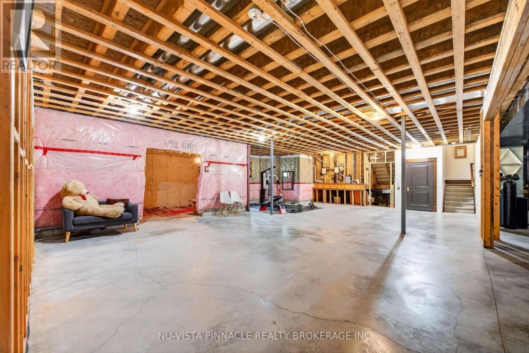 9082 FERNE DRIVE, Strathroy-Caradoc (Mount Brydges), Ontario, N0L1W0