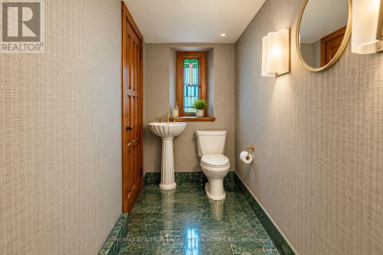 372 OLD YONGE STREET, Toronto (St. Andrew-Windfields), Ontario, M2P1R4