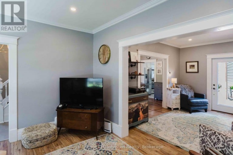 1321 4TH AVENUE W, Owen Sound, Ontario, N4K4W9