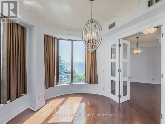 LPH19 - 2095 LAKE SHORE BOULEVARD W, Toronto (Mimico), Ontario, M8V4G4