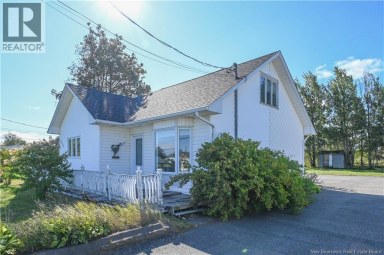 8284 Saint-Paul Street Bas-Caraquet New Brunswick photo 3
