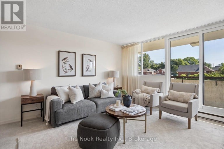 304 - 120 ELGIN STREET W, Oshawa (O'Neill), Ontario, L1G1S7