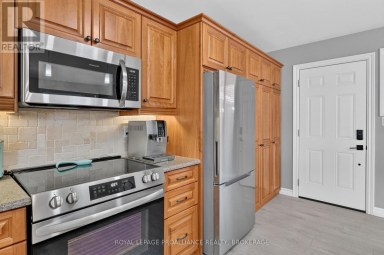 38 WILLOWBANK ROAD W, Gananoque Ontario