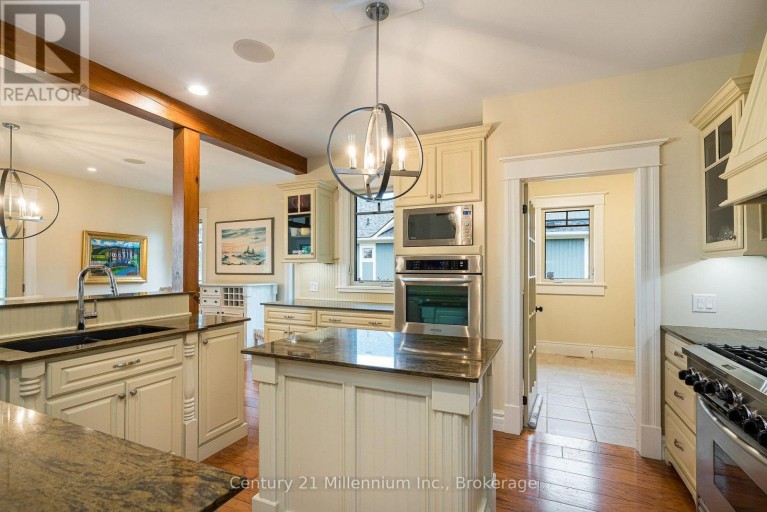 133 EAST RIDGE DRIVE, Blue Mountains, Ontario, N0H2P0