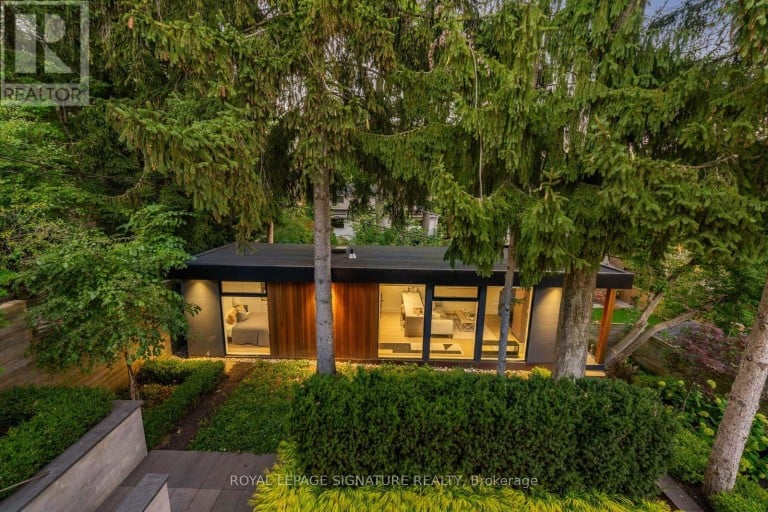 8 FALLINGBROOK WOOD, Toronto (Birchcliffe-Cliffside), Ontario, M1N1B8