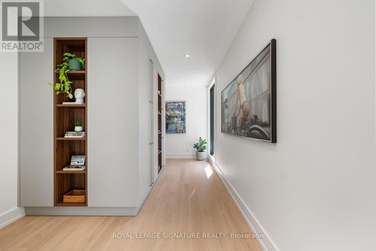 8 FALLINGBROOK WOOD, Toronto (Birchcliffe-Cliffside), Ontario, M1N1B8