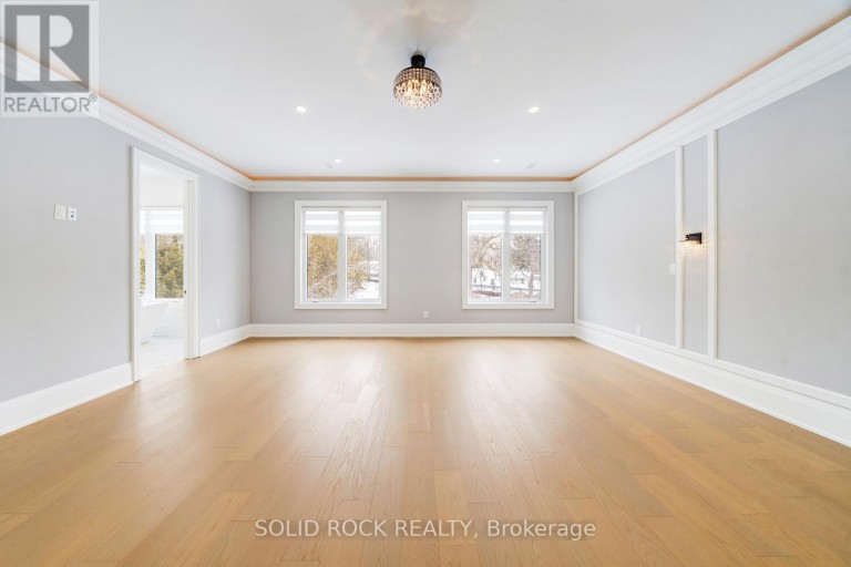 367 PENN AVENUE, Newmarket (Bristol-London), Ontario, L3Y2S7
